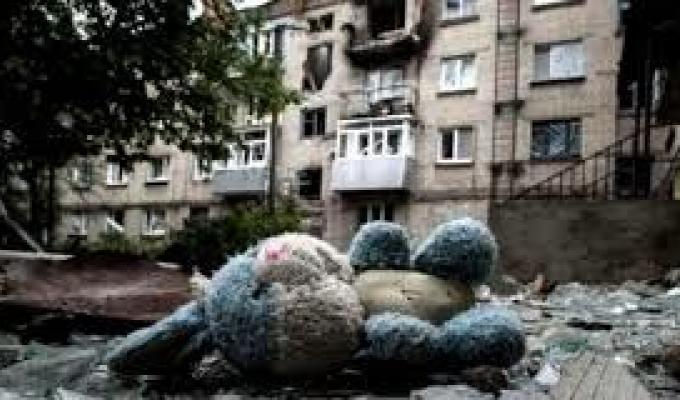 Майже кожного тижня в райдержадміністрації проводяться засідання комісії з питань захисту прав дитини. 