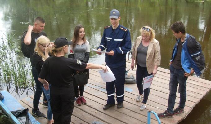Рятувальники закликають бути обережними на воді.
