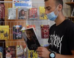 Книжкові фонди Кремінської районної бібліотеки поповнились новою сучасною літературою