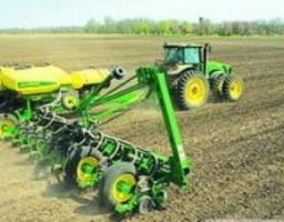 Аграрії району продовжують комплекс весняно - польових робіт.