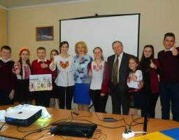 Кремінські діти передають привіт гостинному Радехівському району, що на Львівщині. 