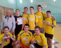 Команди закладів освіти зіграли на Кубок пам’яті першого майстра спорту Кремінщини Валерія Карпенка.
