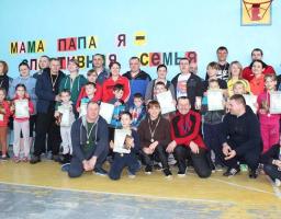 24 березня на базі школи – гімназії пройшло традиційне свято спорту «Мамо, тато і я – спортивна сім’я». 