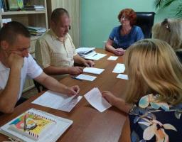 Кремінською районною державною адміністрацією  продовжується  робота щодо надання відповідного статусу дітям, які постраждали внаслідок воєнних дій та збройних конфліктів.