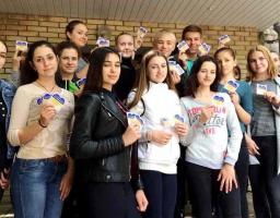 Кремінщино, вдягни вишиванку! – у Кремінній пройшла волонтерська акція.