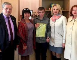 У ці передсвяткові дні кремінянин Олександр Щербальов отримав власне житло. 