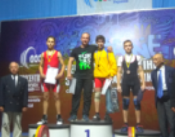 З 8 по 12 жовтня у Миколаєві проходив чемпіонат України з важкої атлетики серед дівчат та юнаків до 15 років. 