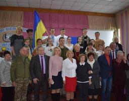 Творчий потенціал, який здатен відродити Україну – театральний колектив Кремінської школи – гімназії зробив заявку на отримання звання зразкового. 