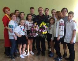 Урок патріотизму для кремінських дітей провів учасник проведення АТО Анатолій Фатєєв. 