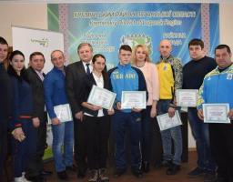 За високі спортивні досягнення провідні і перспективні спортсмени і їх тренери відзначені стипендіями голови райдержадміністрації та голови районної ради.
