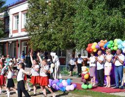 У закладах освіти Кремінщини пролунав останній дзвоник. 