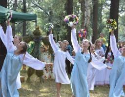 Плекайте традиції, бо в них – пам'ять народу!
