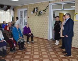 У деяких соціально – медичних установах району побували гості.