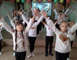 14 вересня колектив будинку дитячої творчості Кремінської районної ради радо привітав своїх вихованців та батьків з початком 2019 – 2020 навчального року.