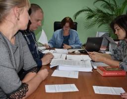 Заступник голови райдержадміністрації Лариса Махура провела чергове засідання комісії з питань захисту прав дитини.