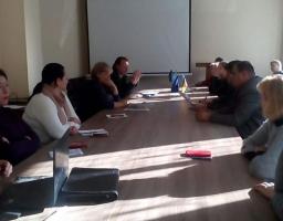 У Кремінній презентували підсумки моніторингу місцевих послуг та експертні пропозиції в сфері діяльності місцевих громадських рад.