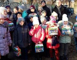 Вже традиційним стала участь кремiнських дітей-сиріт та позбавлених батьківського піклування, які виховуються в прийомних сім’ях, дитячих будинках сімейного типу або перебувають під опікою, в обласних заходах з нагоди святкування Дня Святого Миколая.