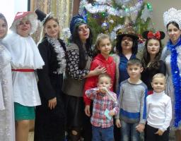 У канікулярний період у будинку дитячої творчості панує святкова атмосфера.