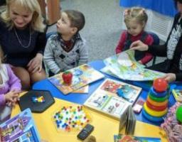 У Кремінній продовжує працювати районний центр соціальної реабілітації дітей з інвалідністю