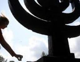 Верховною Радою України прийнято постанову «Про вшанування пам’яті українців, які рятували євреїв під час Другої світової війни»