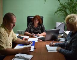 В райдержадміністрації обговорили деякі питання соціального захисту дітей. 