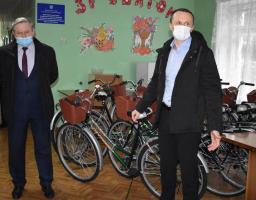 Соціальних працівників Кремінського територіального центру забезпечили велосипедами