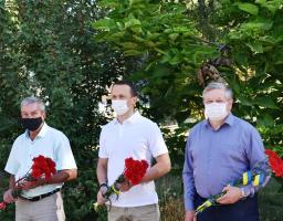 З нагоди закінчення Другої світової війни керівництво Кремінського району та міста вшанували хвилиною мовчання пам'ять загиблих