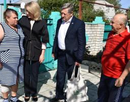 Сьогодні, напередодні Дня матері,  керівники району відвідали матерів загиблих земляків, родини військовослужбовців, які захищали незалежність, суверенітет та територіальну цілісність України 