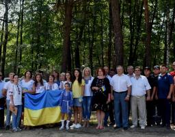 До Дня Державного Прапора України: вулицями Кремінної проїхав патріотичний автопробіг