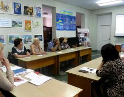 "Великий терор - наслідки для України» - в інформаційному центрі районної бібліотеки пройшло засідання «круглого столу».