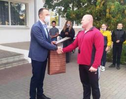 З нагоди відзначення Дня туриста трьох вчителів району відзначили як найактивніших популяризаторів туризму серед учнівської молоді