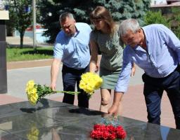 Сьогодні Кремінщина відзначила день скорботи і вшанування пам’яті жертв війни 