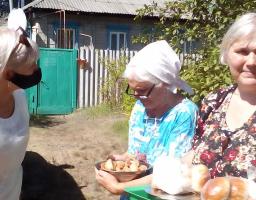 Завдяки  парафіяльному  благодійному  фонду «Карітас - Кремінна»  у Кремінському районі знову запрацював проект «Їжа на колесах»