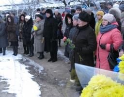 У 85 – ті роковини Геноциду проти українців 32 – 33 років креміняни вшановували пам'ять  закатованих голодом.