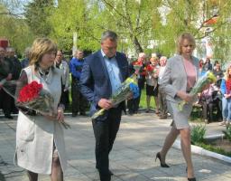 У Кремінній пройшов мітинг – реквієм до 32-ї річниці аварії на Чорнобильській АЕС. 
