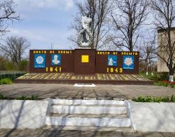 У Кремінському районі завершено місячник з упорядкування об’єктів культурної спадщини