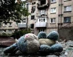 Майже кожного тижня в райдержадміністрації проводяться засідання комісії з питань захисту прав дитини. 